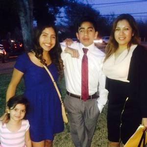 Meet your Posher, Evelia